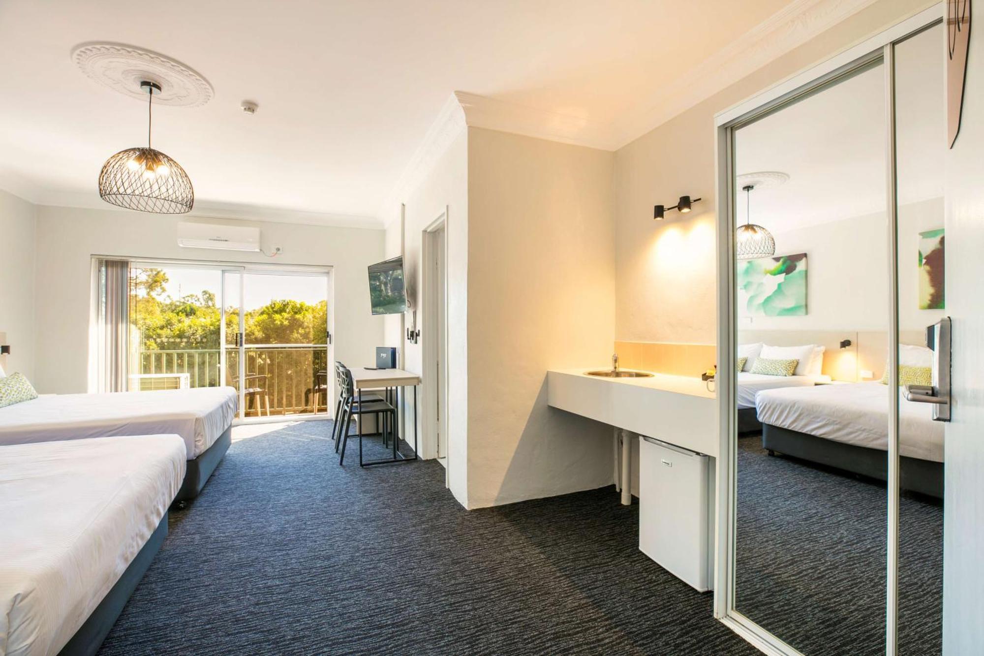 Nightcap At Blue Cattle Dog Hotel Rooty Hill Exterior photo