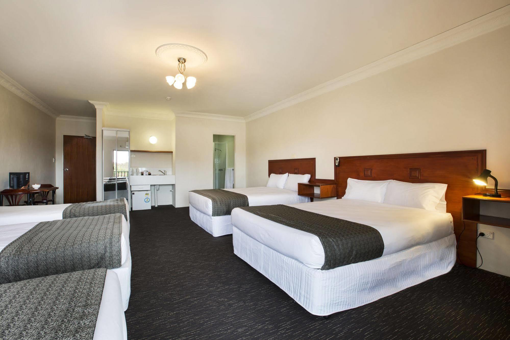 Nightcap At Blue Cattle Dog Hotel Rooty Hill Exterior photo